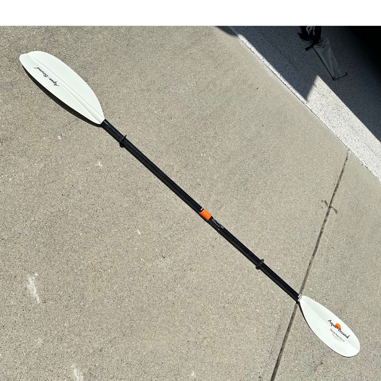Aqua Bound Manta Ray Hybrid Paddle White FG Blade/Posi-Lok Carbon Shaft 2pc, White, 220 cm