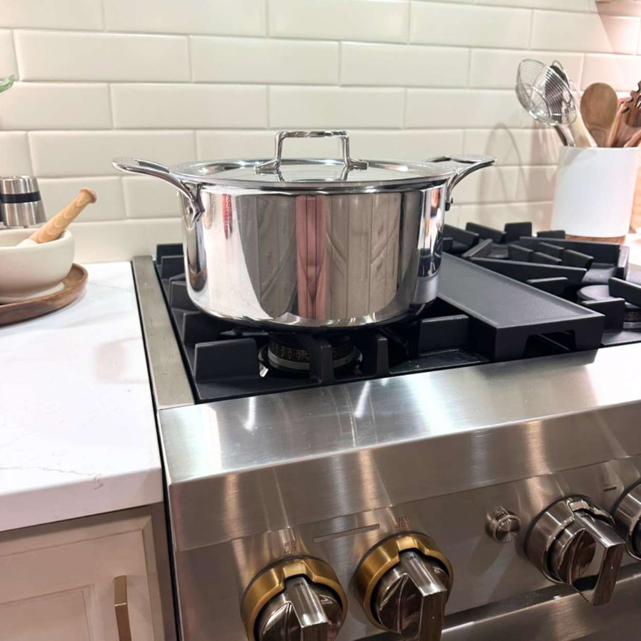 All-Clad D3 Stainless 3-ply Bonded Cookware, Stockpot with lid, 8 quart